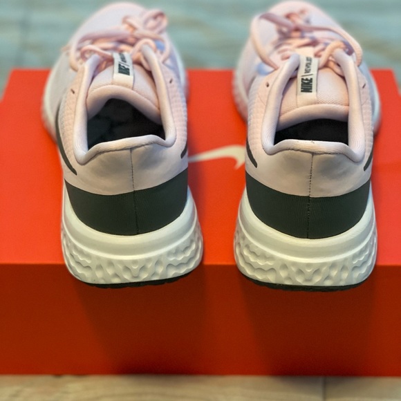 Nike Revolution 5 (GS) - Picture 5 of 6